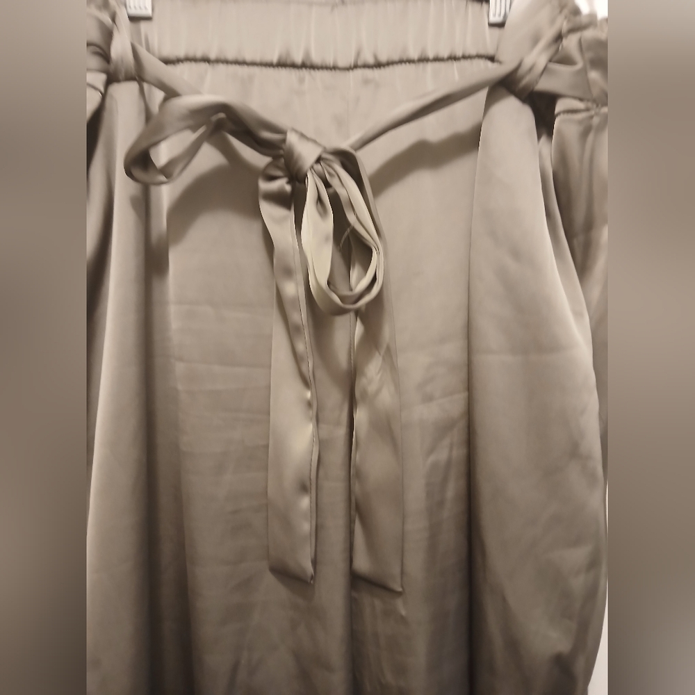 Joie Hunter Green NWOT Satin Light Luxury Flare Pants W Elastic/Tie- XL - Picture 5 of 8